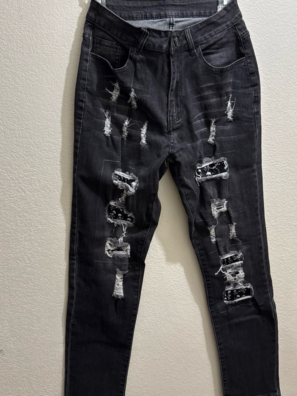 Women's Black Skinny Distressed Jeans